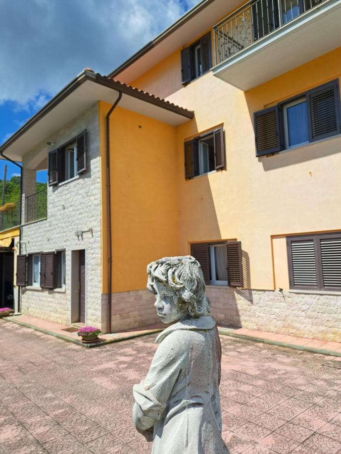 Villa La casa di mezzo-affitti brevi-zona ospedali Busso Esterno foto