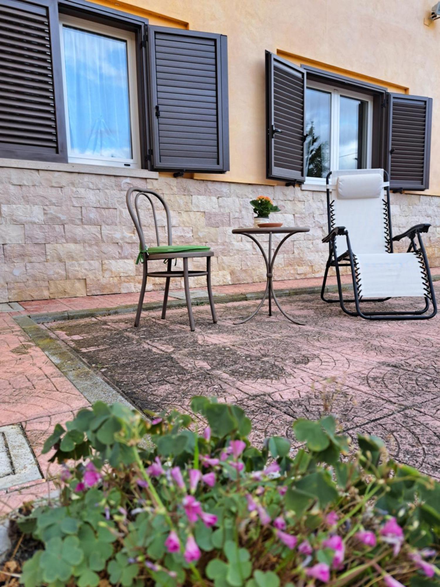 Villa La casa di mezzo-affitti brevi-zona ospedali Busso Esterno foto